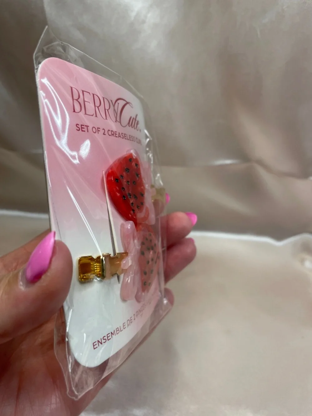 Anthropologie Berry Cute Crease Free Clips NWT